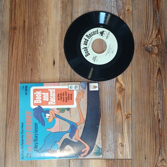 Vintage 1977 Peter Pan Book & Record - Road Runner - Picture 1 of 2